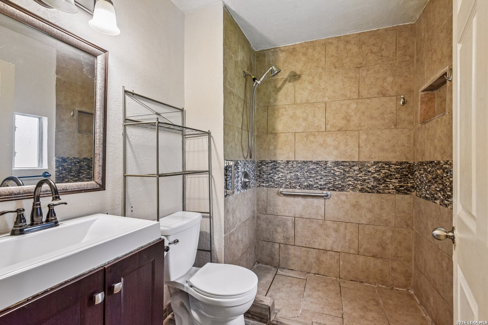 1281 County Road 6723 Natalia TX 78059