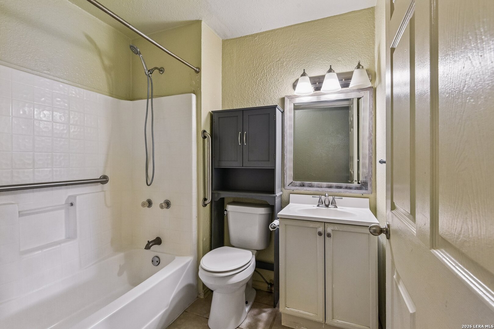 1281 County Road 6723 Natalia TX 78059