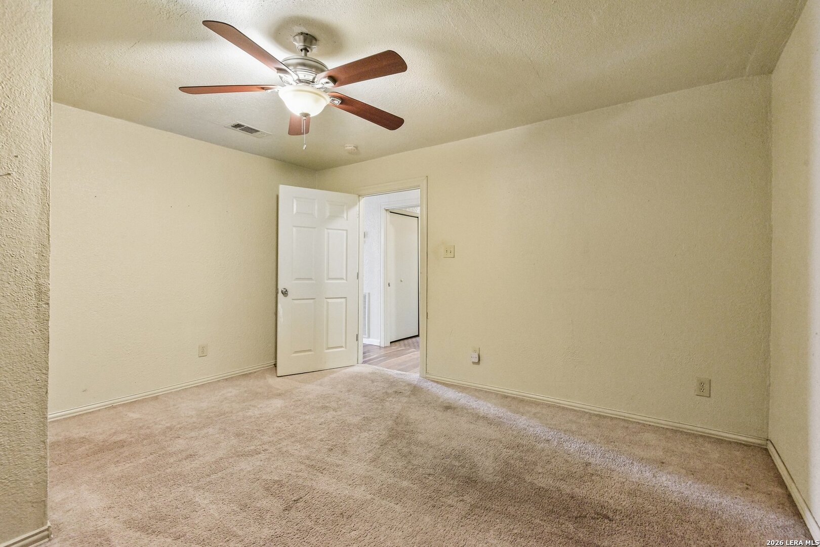 1281 County Road 6723 Natalia TX 78059