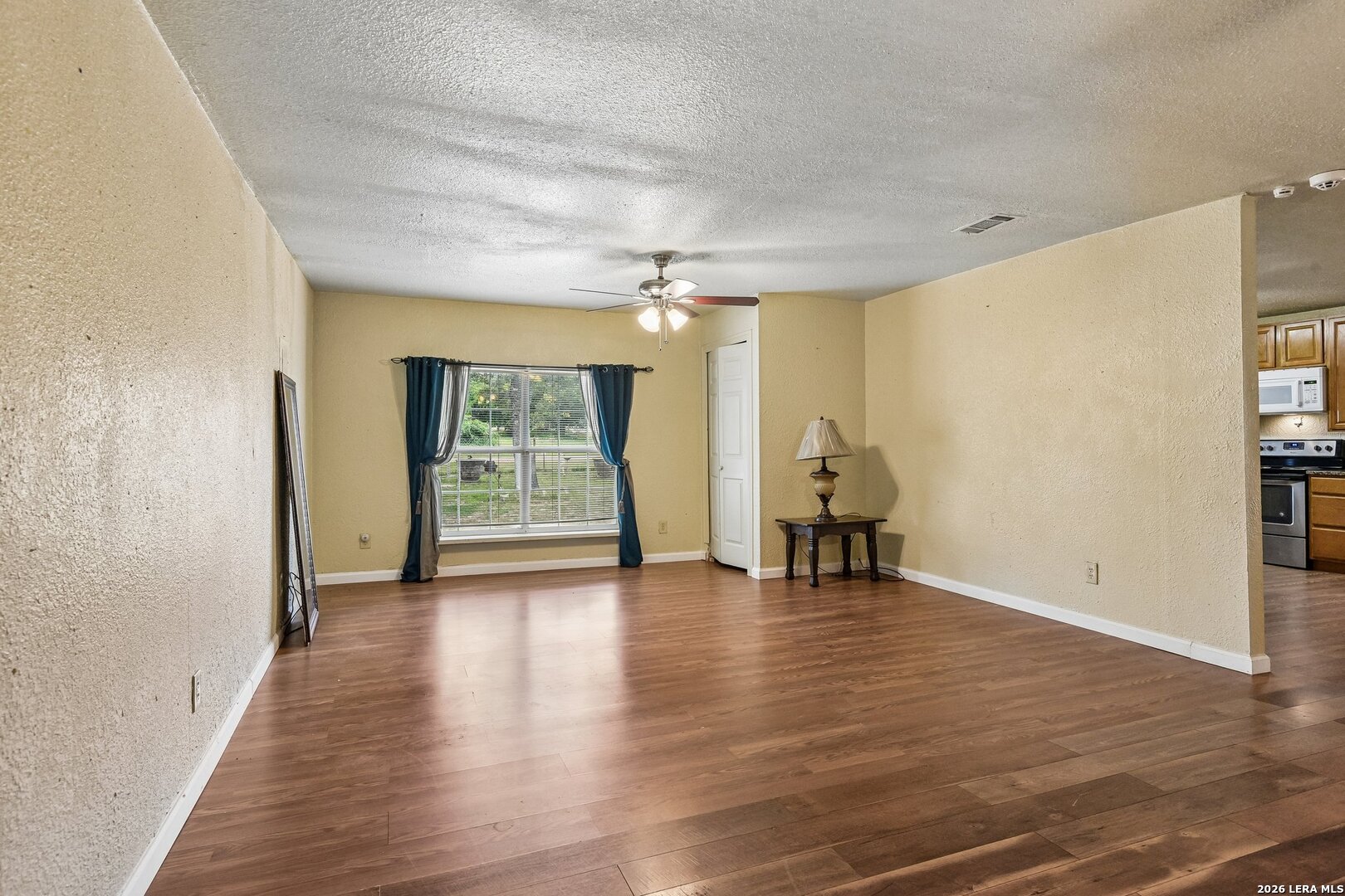 1281 County Road 6723 Natalia TX 78059