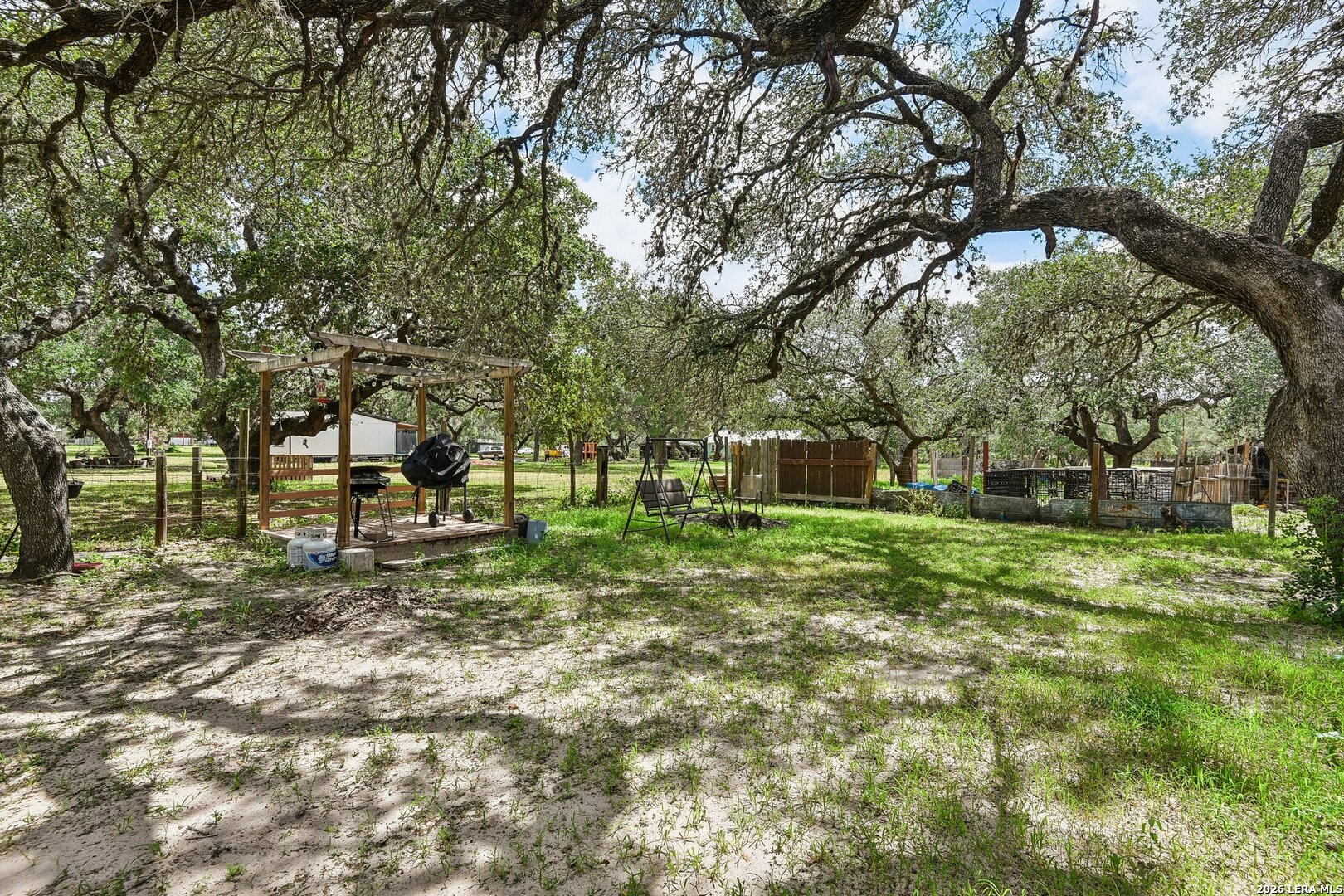 1281 County Road 6723 Natalia TX 78059