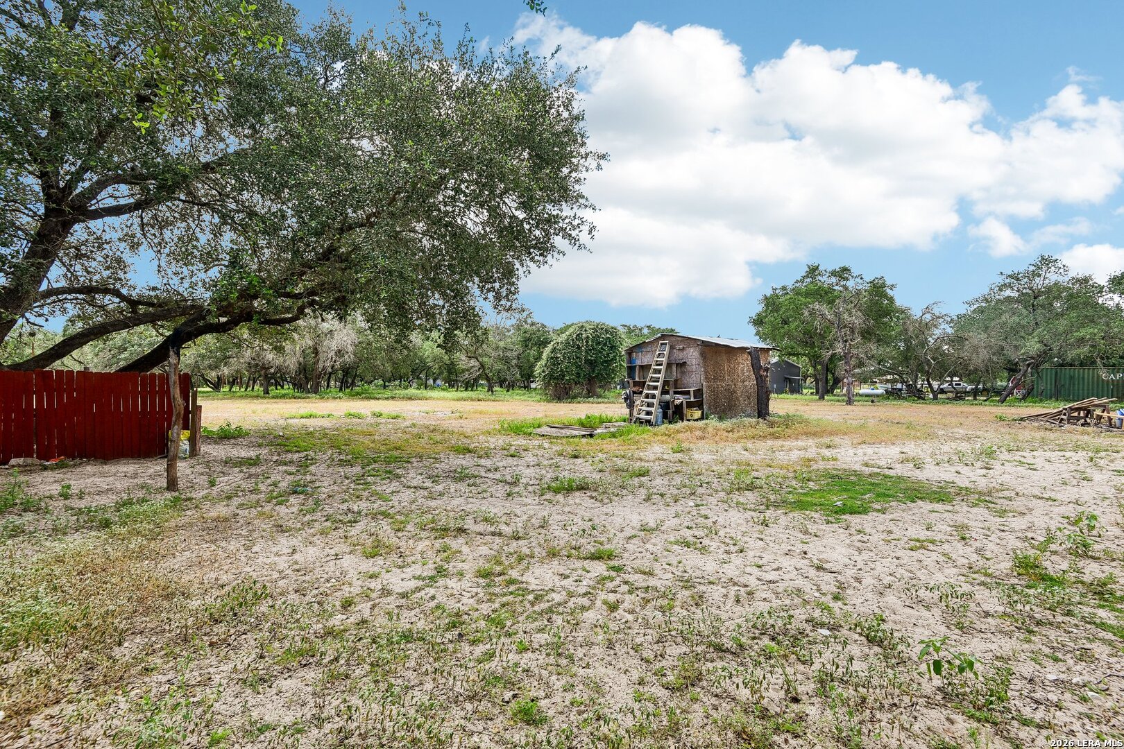 1281 County Road 6723 Natalia TX 78059