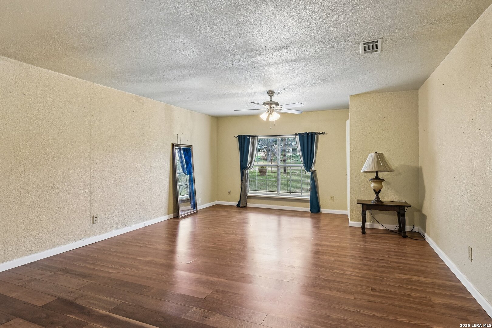 1281 County Road 6723 Natalia TX 78059