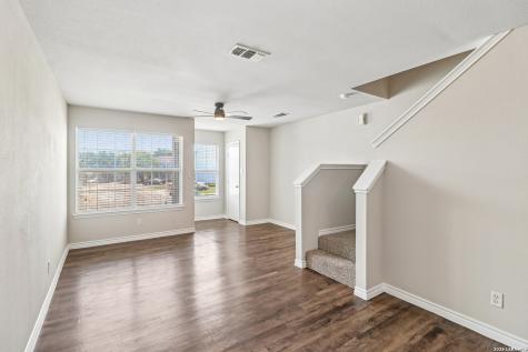 111 Autumn Pass San Antonio TX 78245