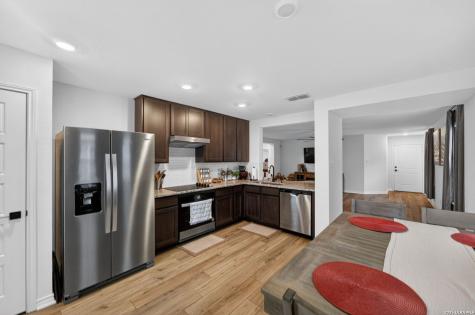 218 W Flowing River Drive Boerne TX 78006