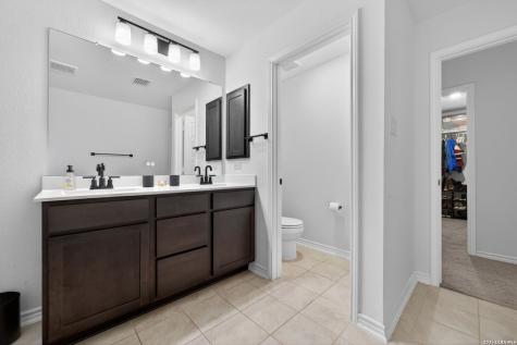 218 W Flowing River Drive Boerne TX 78006