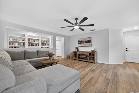 218 W Flowing River Drive Boerne TX 78006