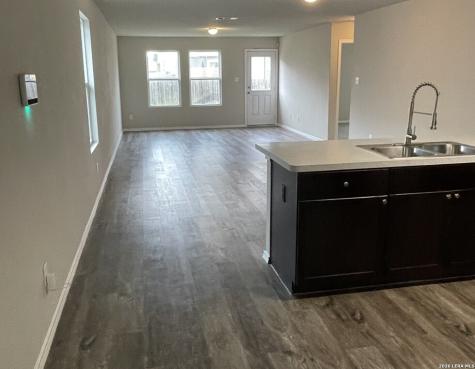 8507 Amistad Cove Converse TX 78109