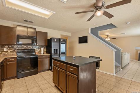131 Clover Creek San Antonio TX 78245