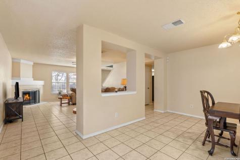 131 Clover Creek San Antonio TX 78245