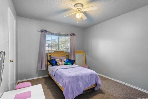 131 Clover Creek San Antonio TX 78245