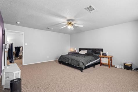 131 Clover Creek San Antonio TX 78245