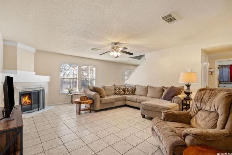 131 Clover Creek San Antonio TX 78245