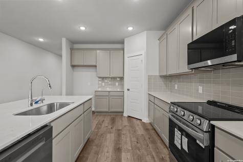8663 Rucker Pond Trail San Antonio TX 78252