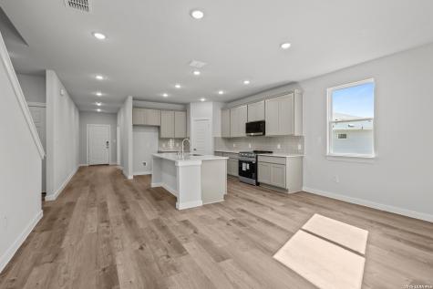 8663 Rucker Pond Trail San Antonio TX 78252
