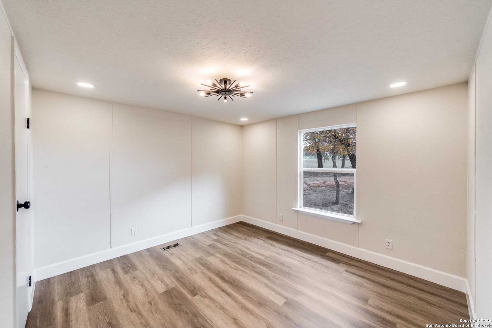 551 Big Oak San Antonio TX 78264