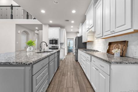 8823 Hideout Bend San Antonio TX 78254