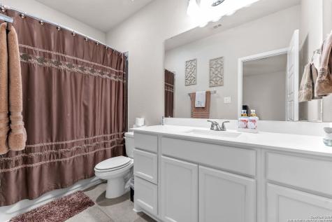 8823 Hideout Bend San Antonio TX 78254