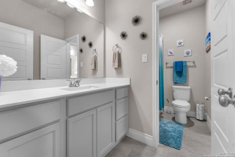 8823 Hideout Bend San Antonio TX 78254