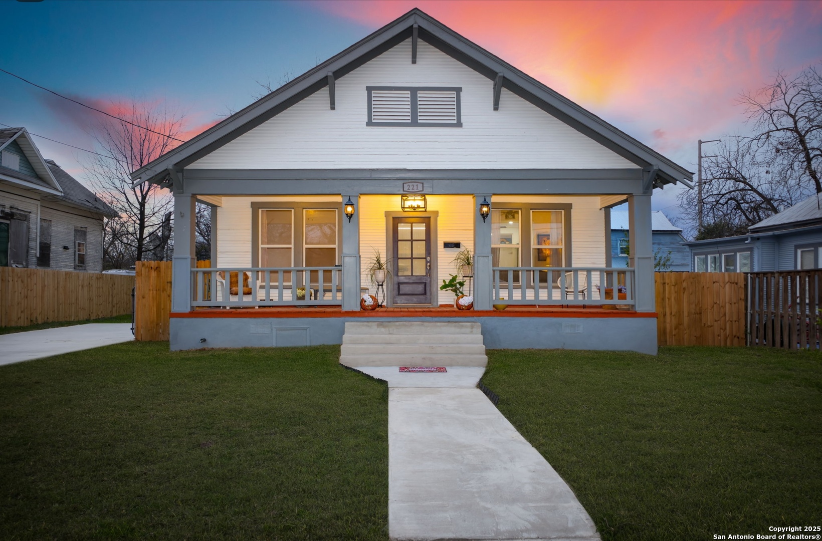 221 Saint Charles San Antonio TX 78202