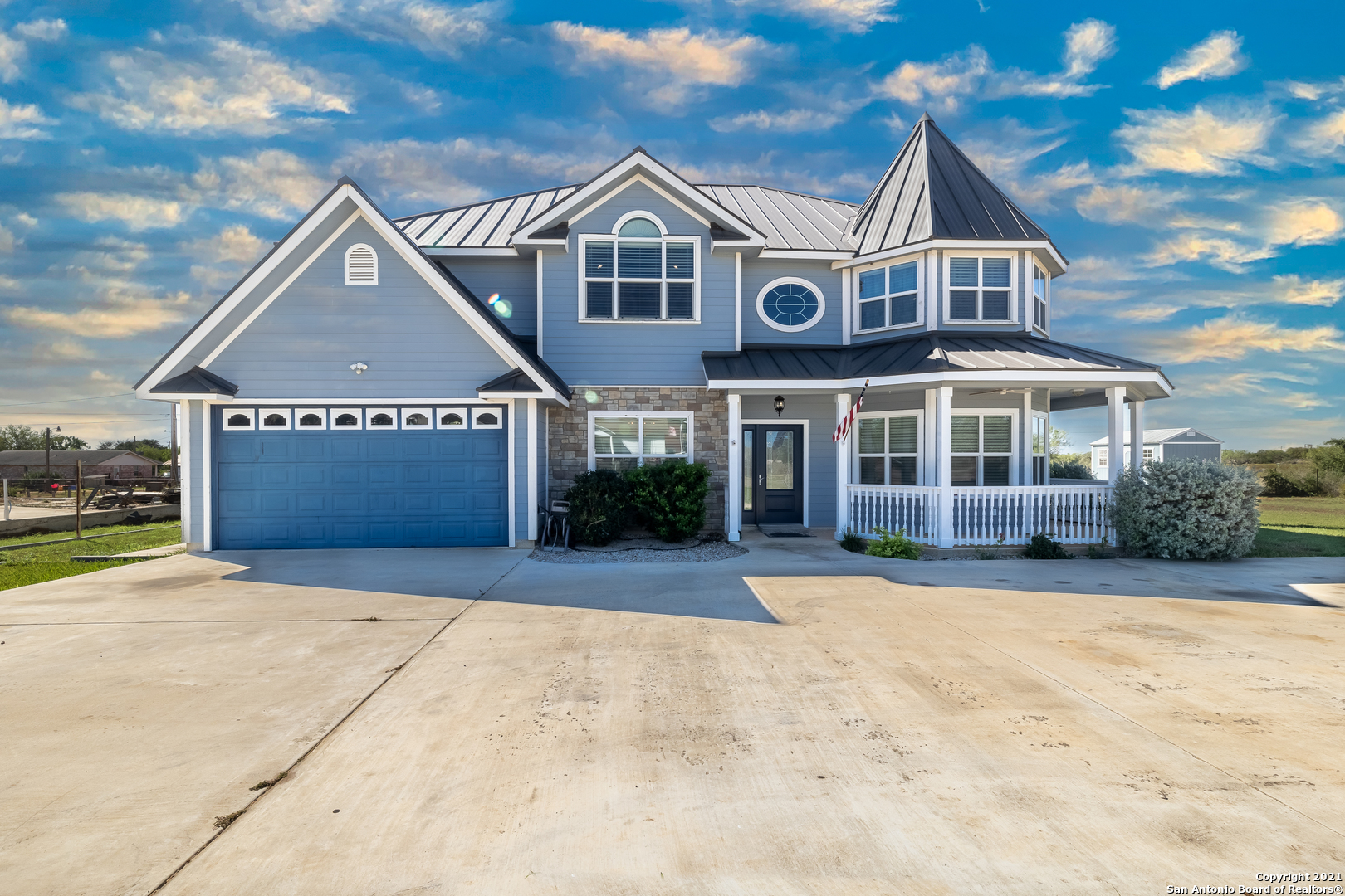 223 W Leona Street Dilley TX 78017
