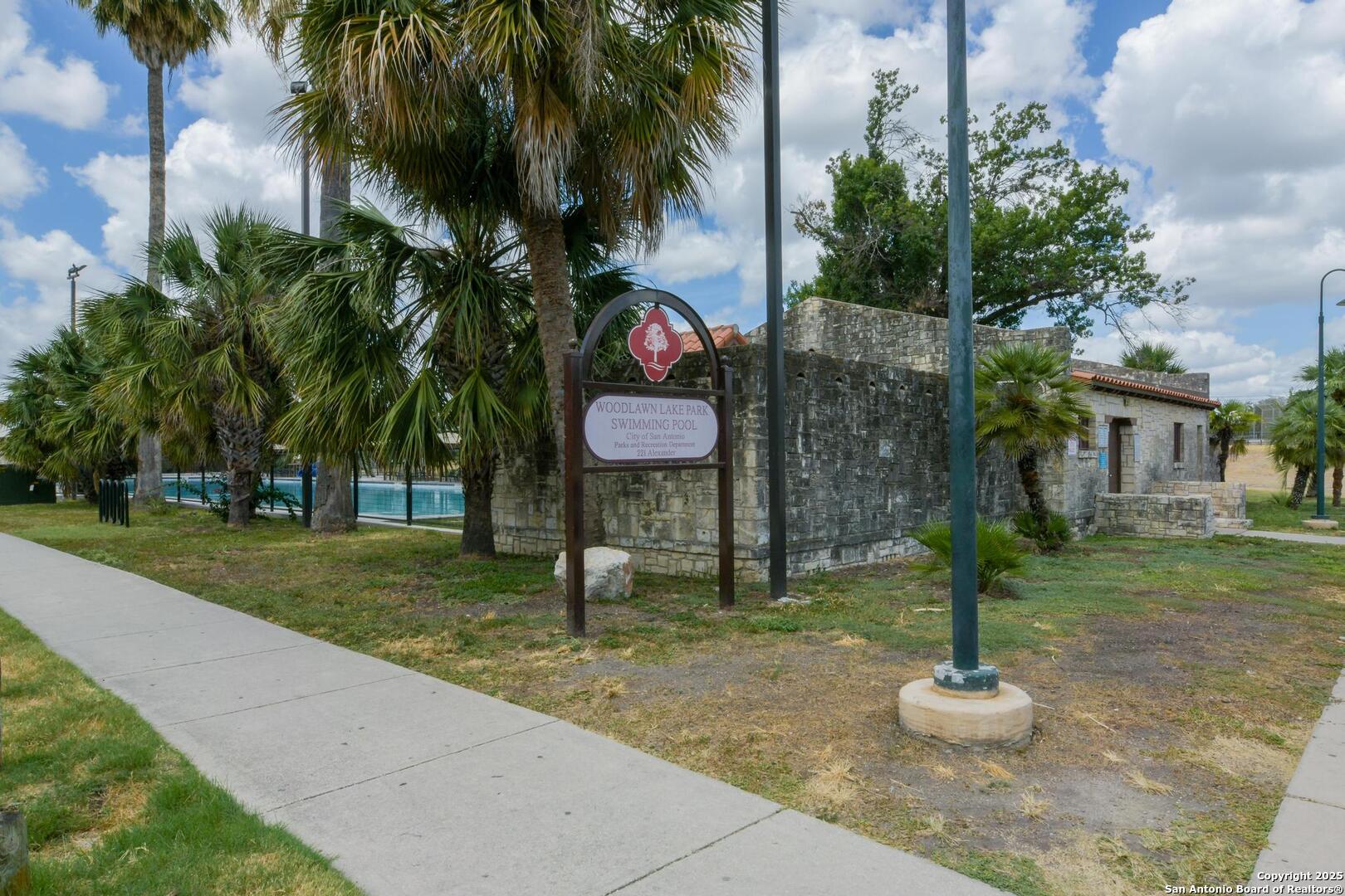 1932 W Huisache Avenue San Antonio TX 78201
