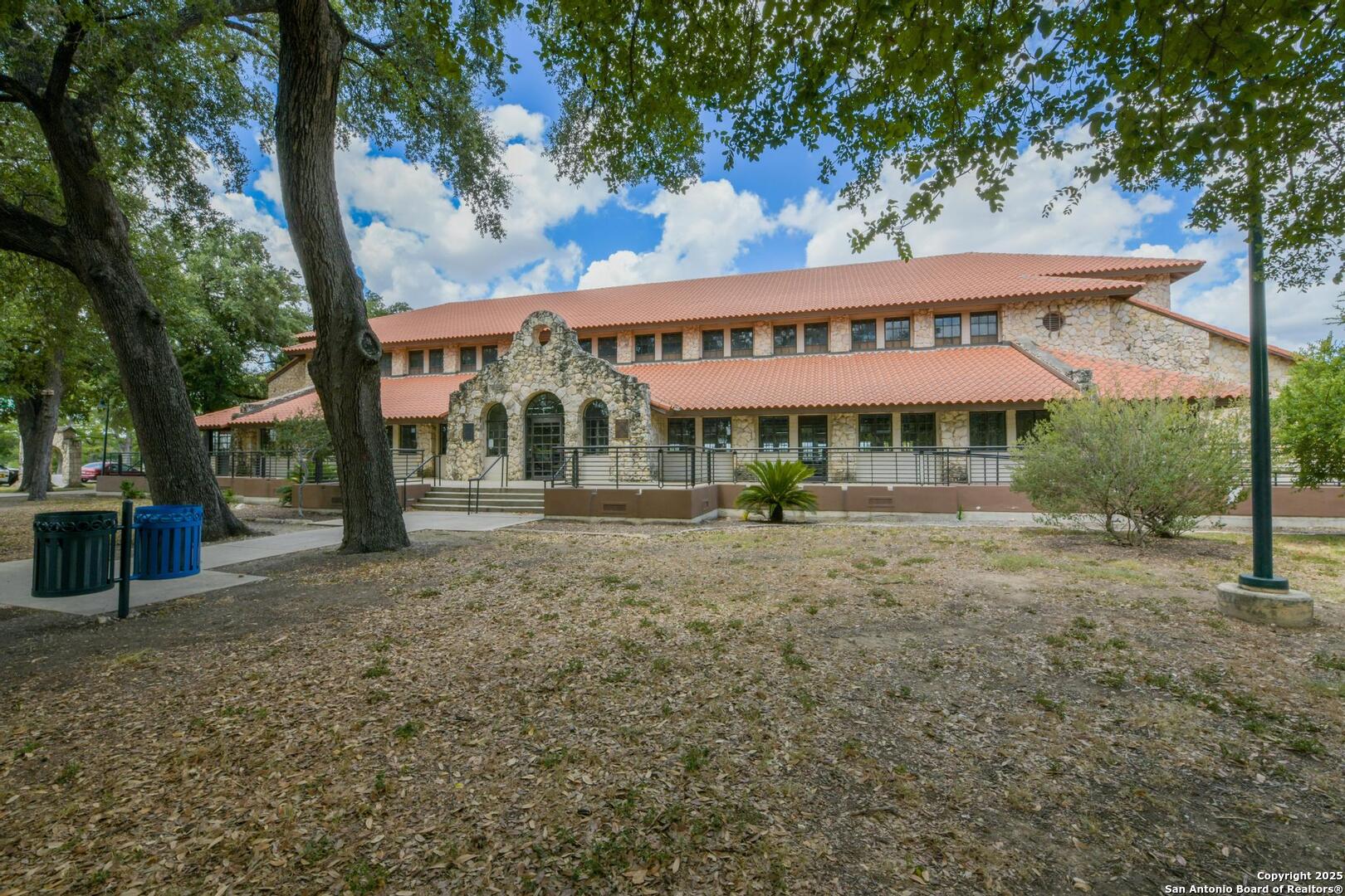1932 W Huisache Avenue San Antonio TX 78201