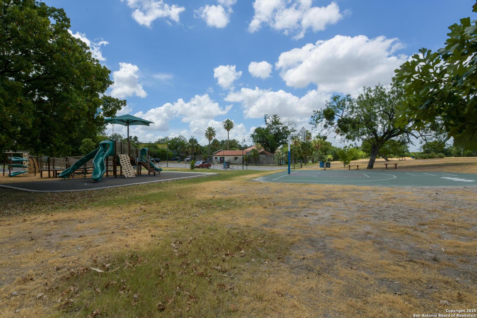 1932 W Huisache Avenue San Antonio TX 78201