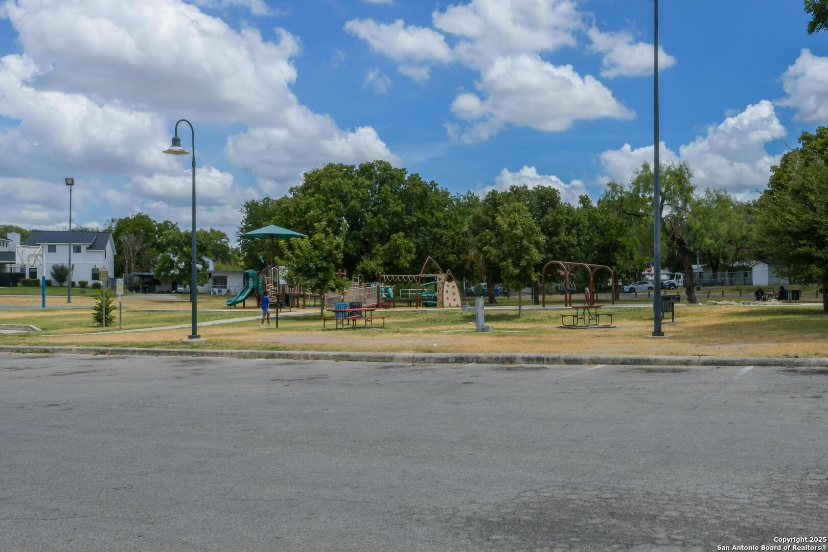 1932 W Huisache Avenue San Antonio TX 78201