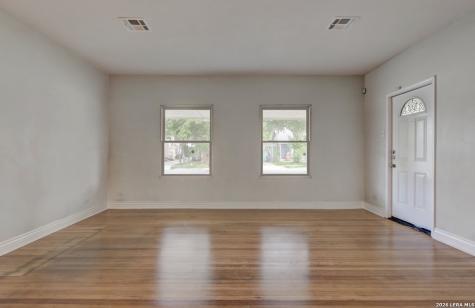 1932 W Huisache Avenue San Antonio TX 78201