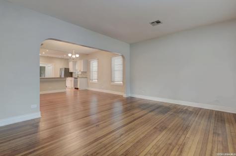 1932 W Huisache Avenue San Antonio TX 78201