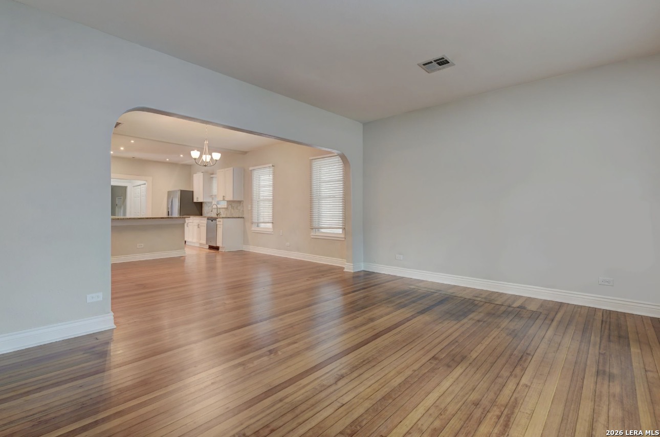 1932 W Huisache Avenue San Antonio TX 78201
