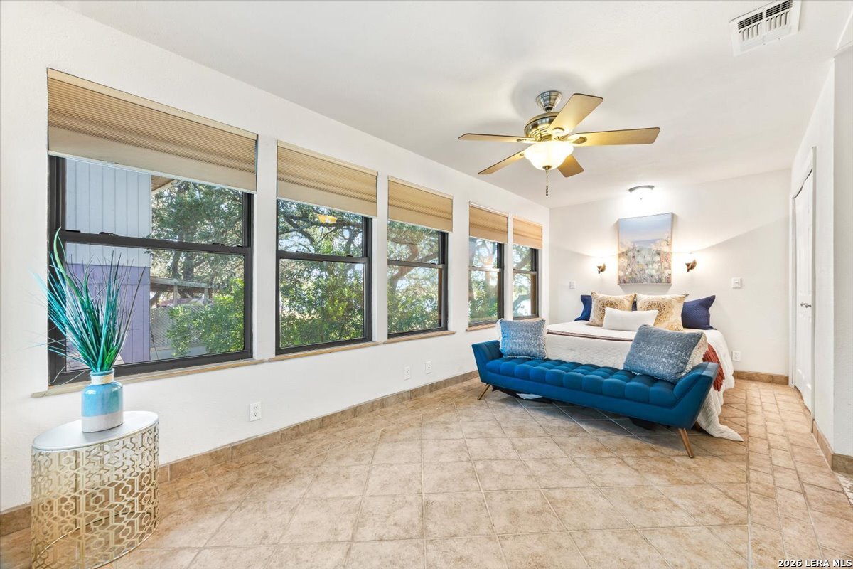 781 Lookout Drive Lakehills TX 78063