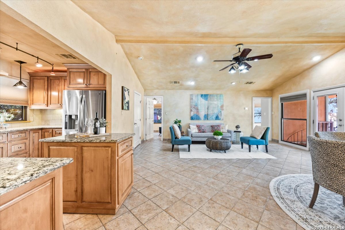 781 Lookout Drive Lakehills TX 78063