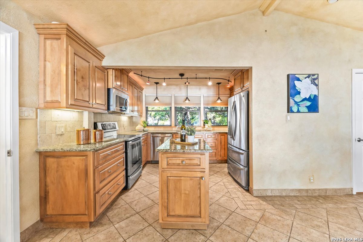 781 Lookout Drive Lakehills TX 78063
