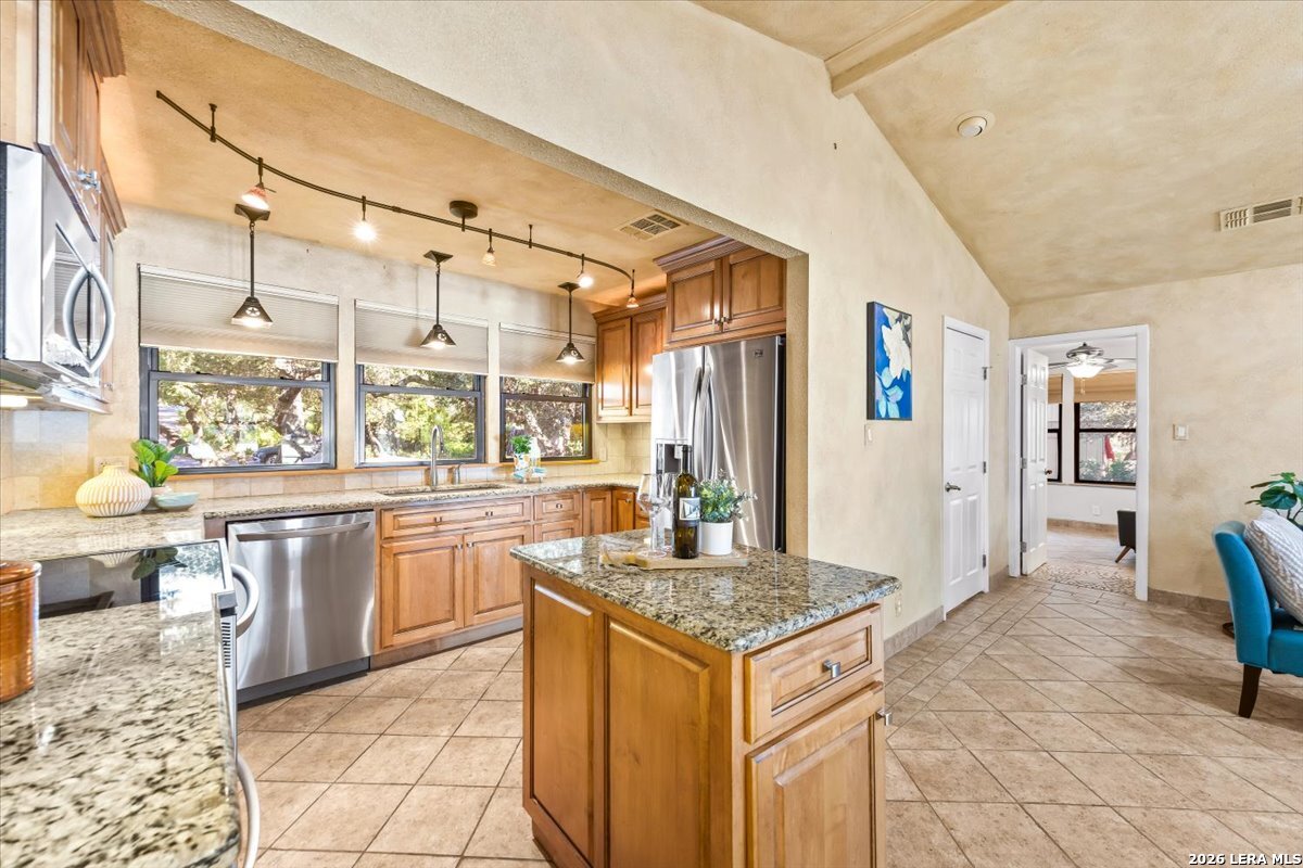 781 Lookout Drive Lakehills TX 78063
