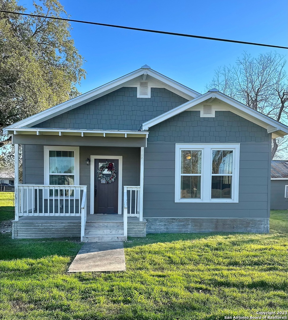 209 W Krueger Street Marion TX 78124