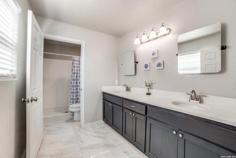 1020 Pebble Beach Drive NW Lakehills TX 78063
