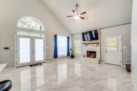 1020 Pebble Beach Drive NW Lakehills TX 78063