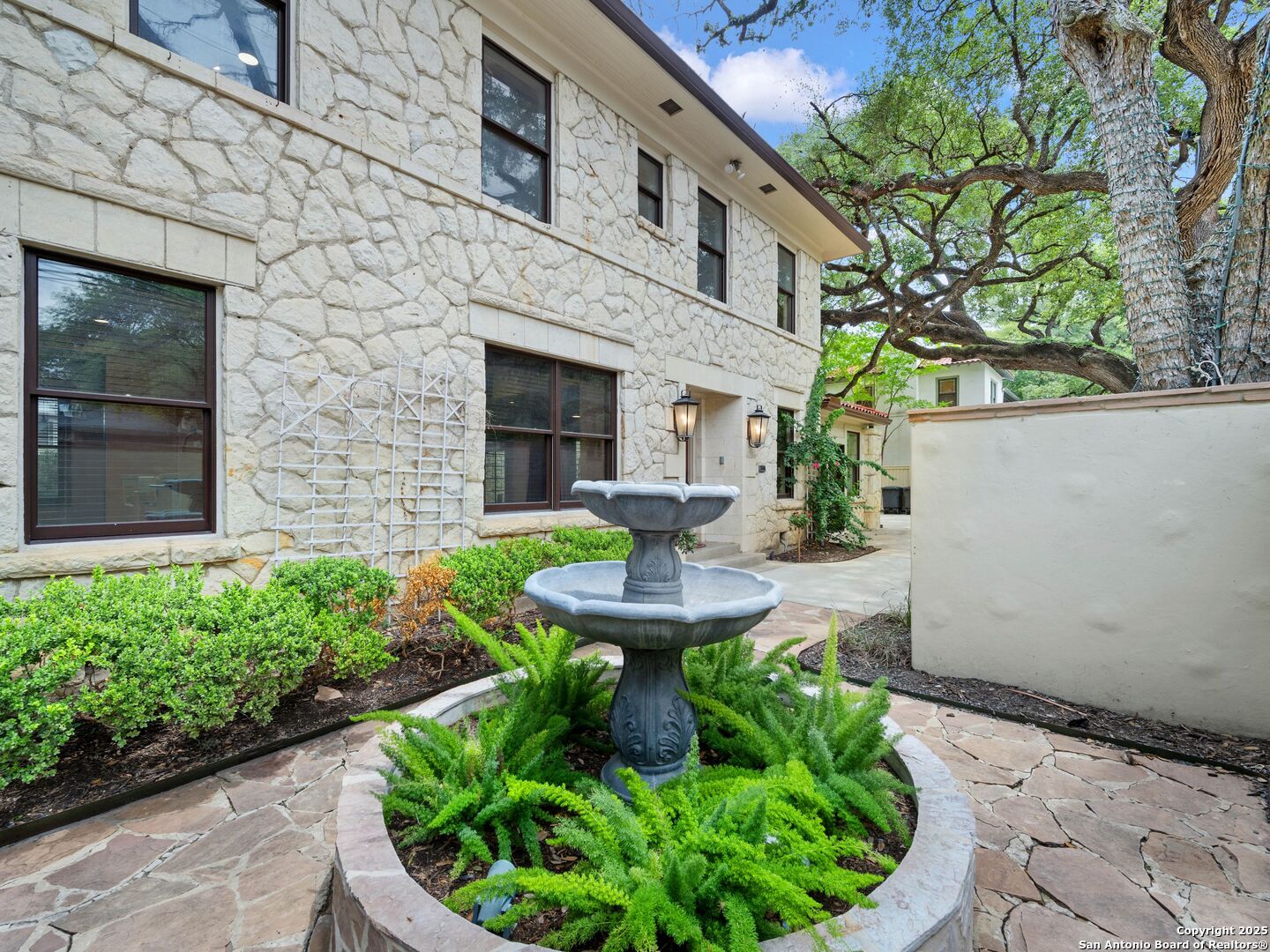 421 E Hildebrand San Antonio TX 78212