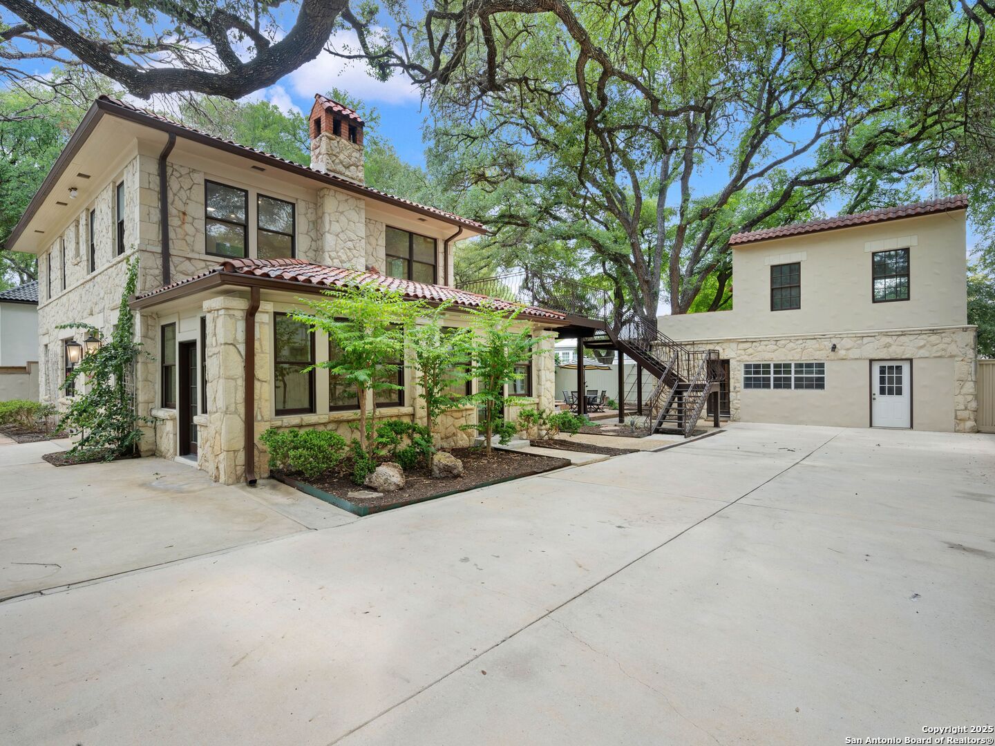 421 E Hildebrand San Antonio TX 78212