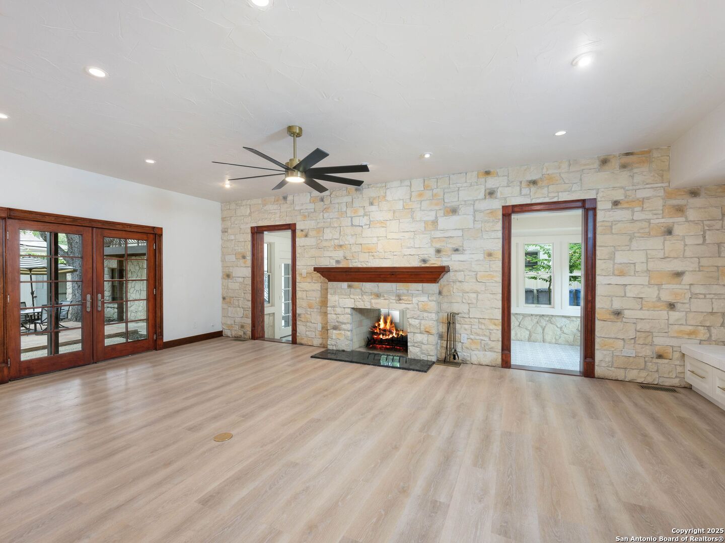 421 E Hildebrand San Antonio TX 78212