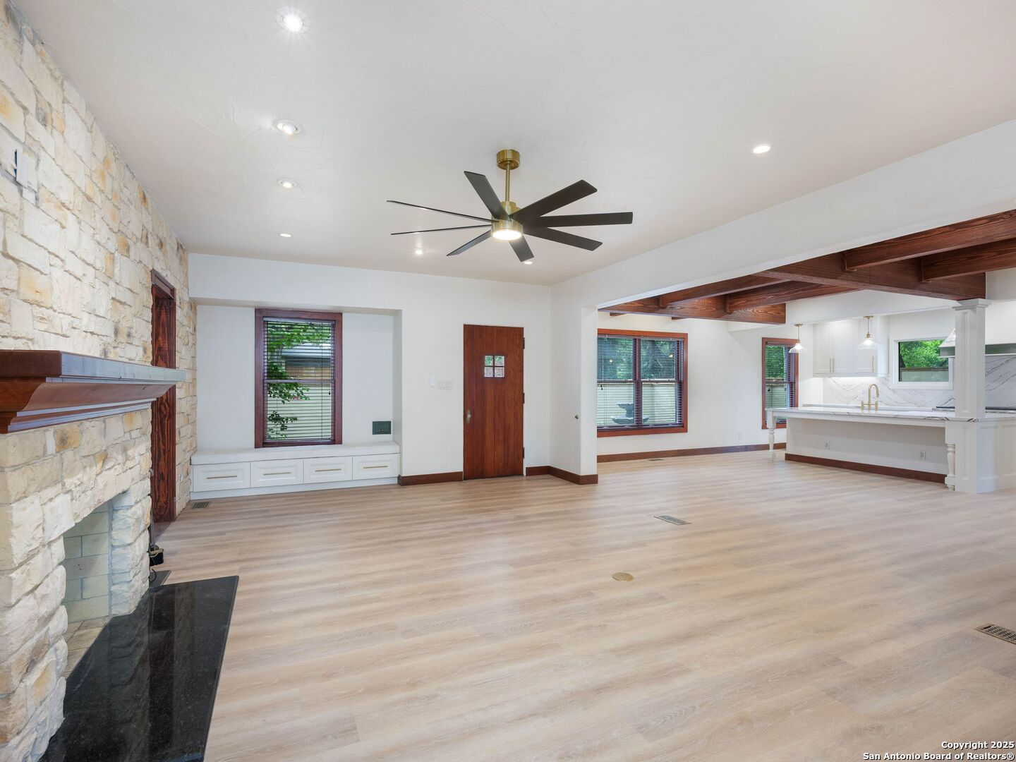 421 E Hildebrand San Antonio TX 78212