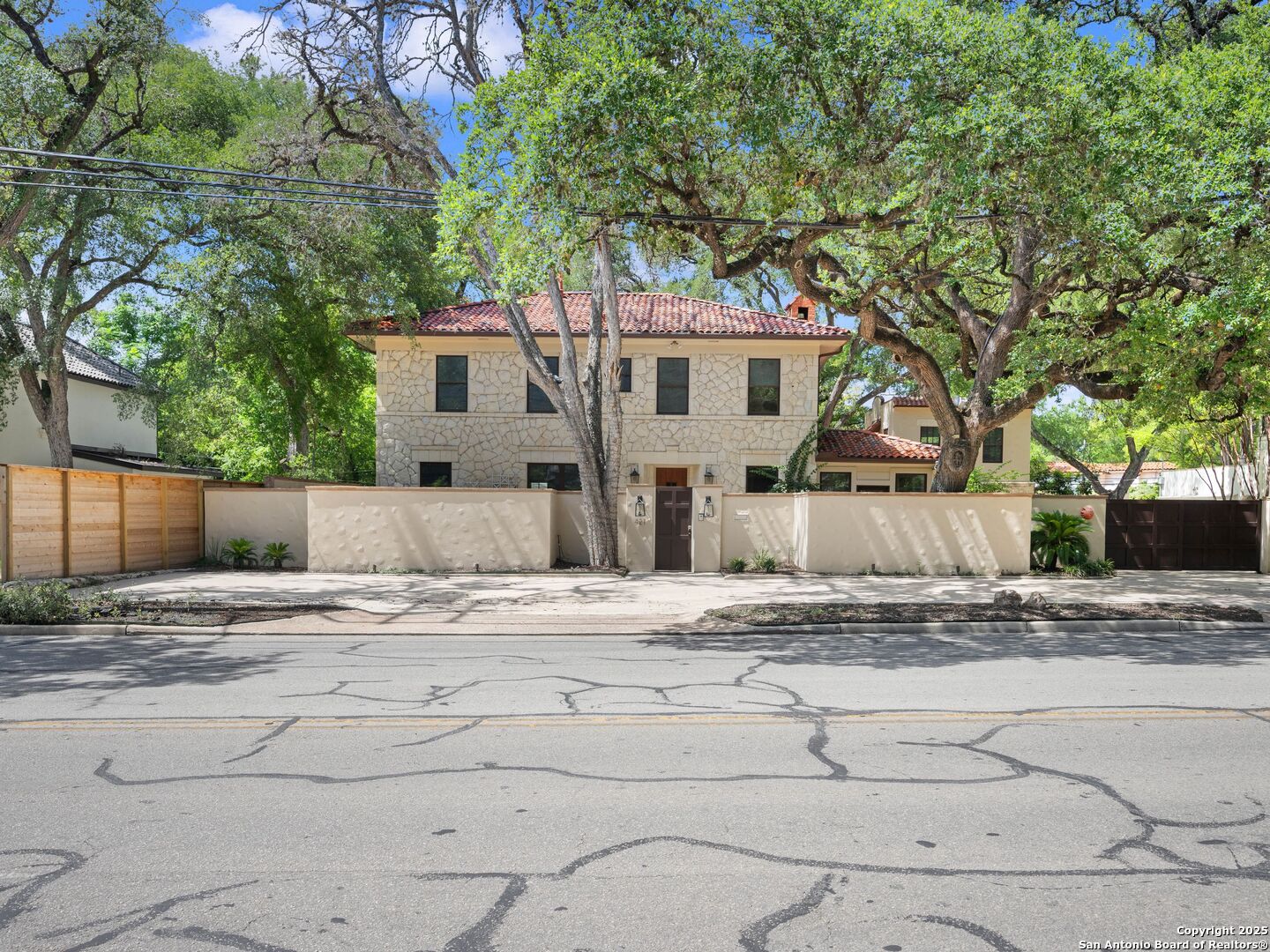 421 E Hildebrand San Antonio TX 78212