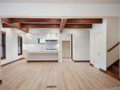 421 E Hildebrand San Antonio TX 78212