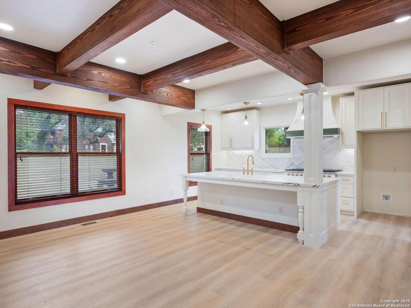 421 E Hildebrand San Antonio TX 78212