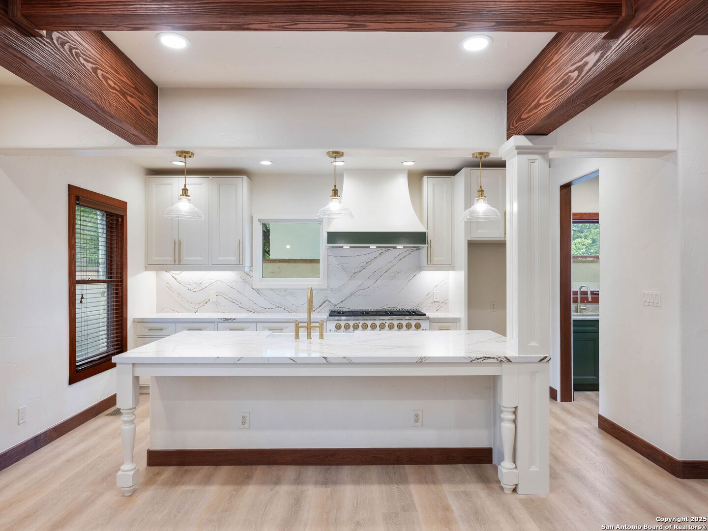 421 E Hildebrand San Antonio TX 78212