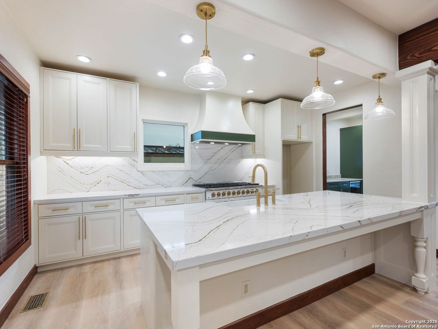 421 E Hildebrand San Antonio TX 78212