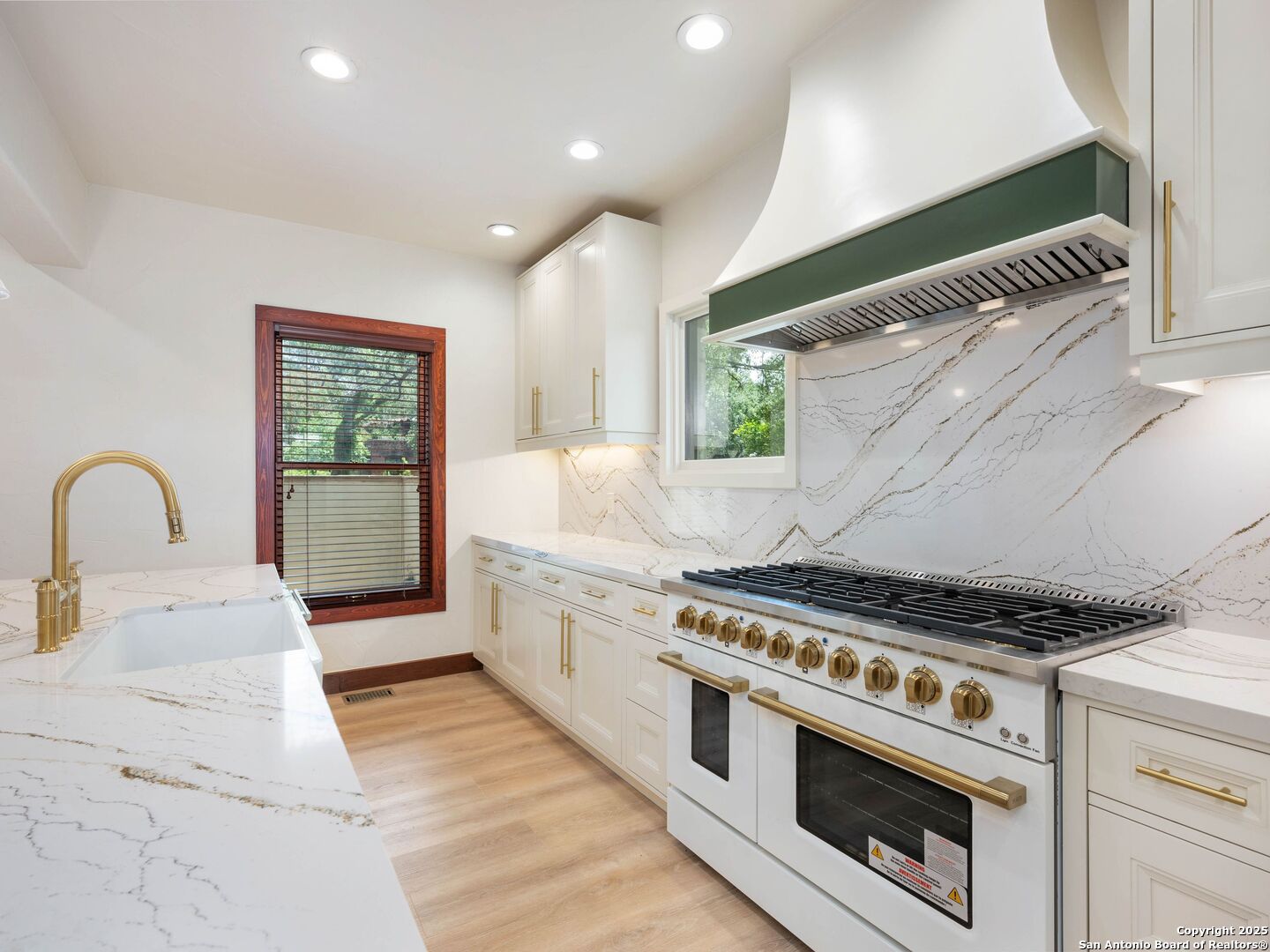 421 E Hildebrand San Antonio TX 78212