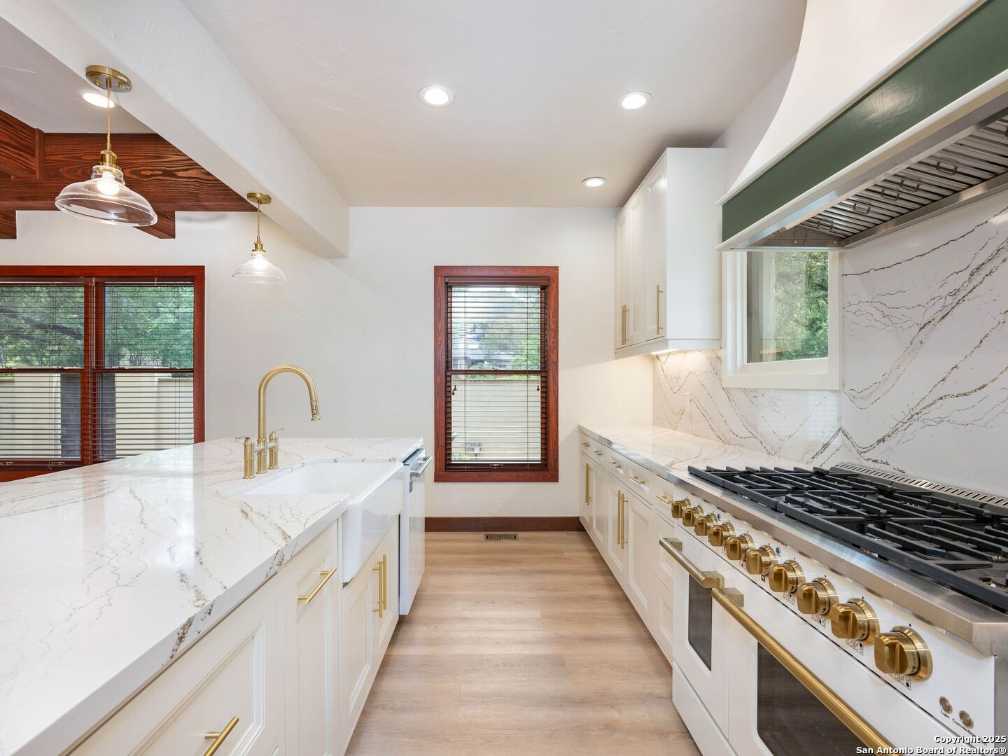 421 E Hildebrand San Antonio TX 78212